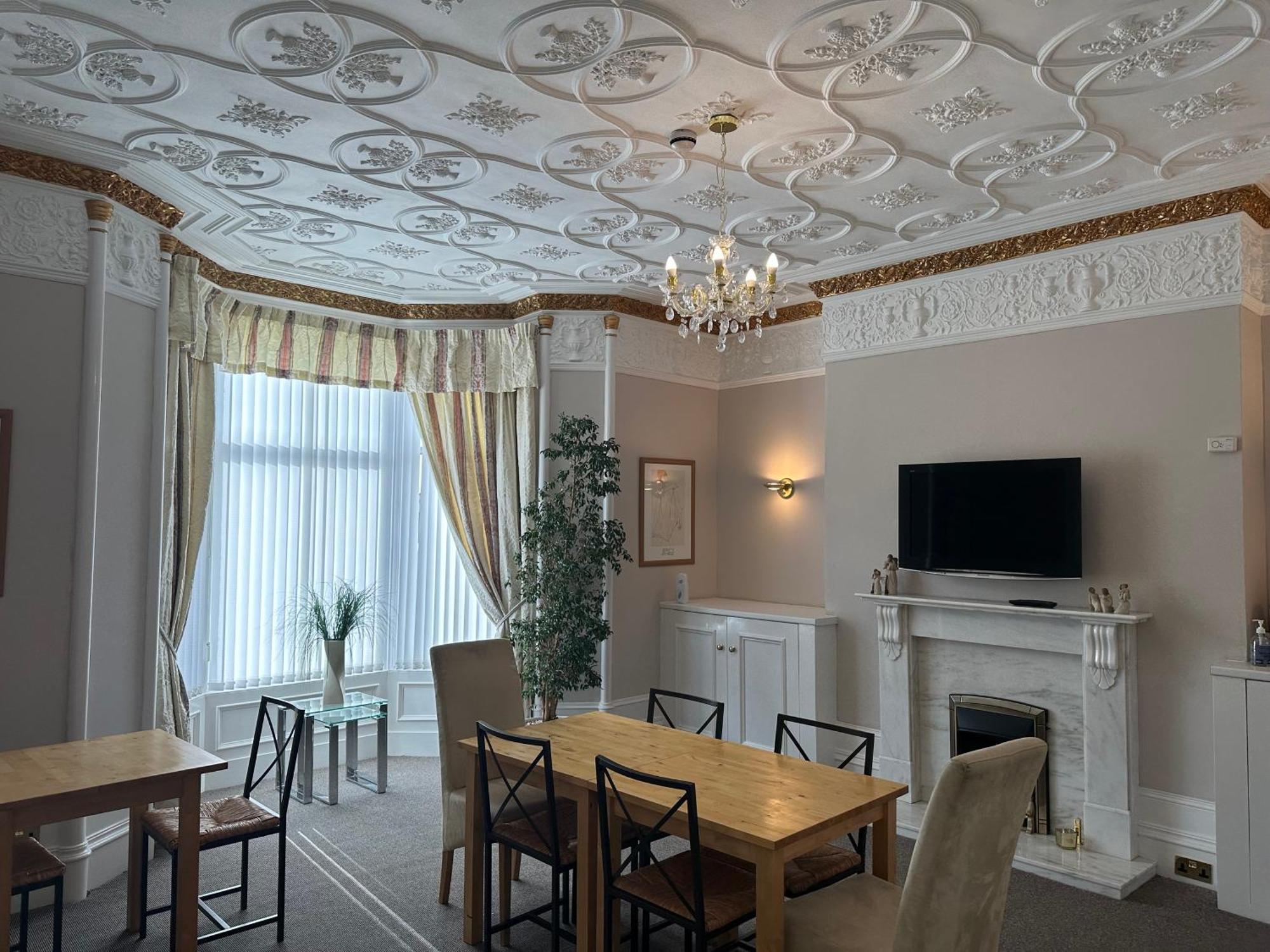 Third House Guest House Aberdeen Zewnętrze zdjęcie